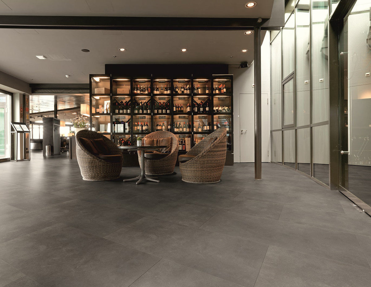 Enia M&M MONACO Concrete Grey Dark – Dryback vinyl – sfeerbeeld – enia flooring