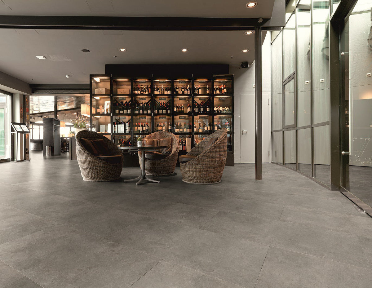 Enia M&M MONACO Concrete Grey Middle – Dryback vinyl – sfeerbeeld – enia flooring